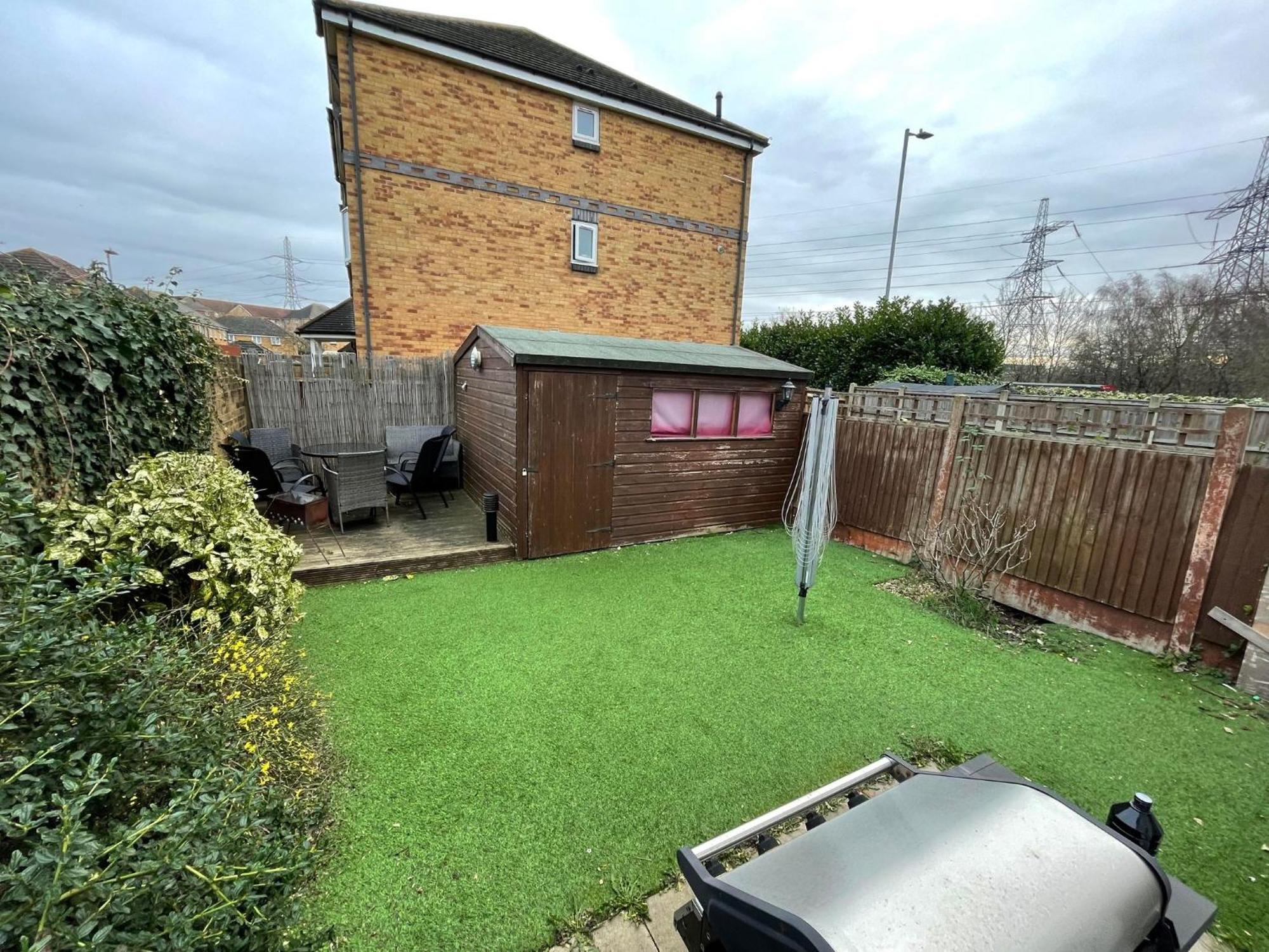 Entire 3 Bedroom End Of Terrace House! Thamesmead  Exterior photo